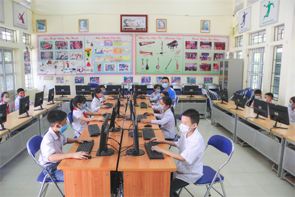 Lắp đặt máy tính bàn cho trường học, học sinh, sinh viên